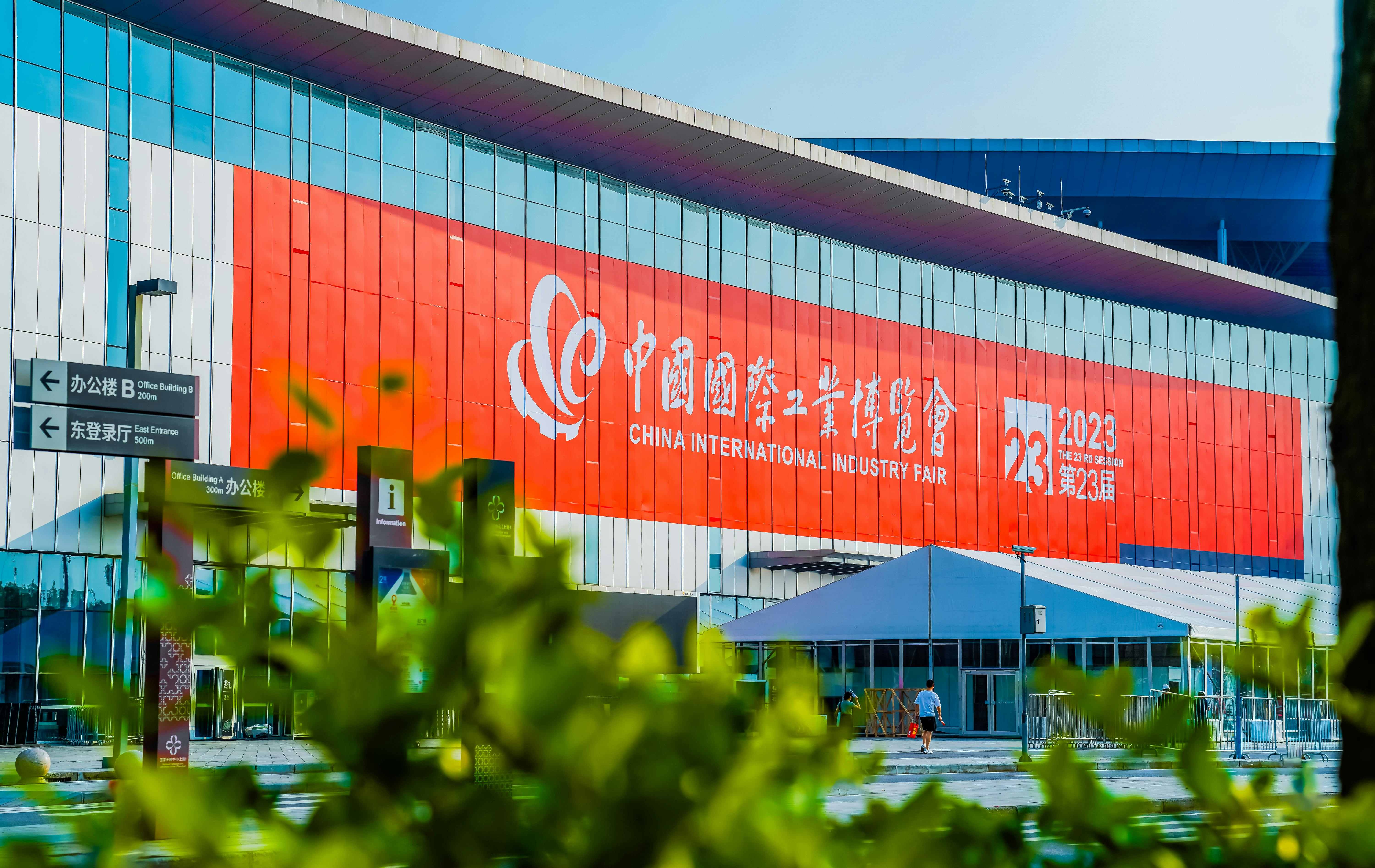 上海展臺(tái)設(shè)計(jì),預(yù)算有限如何打造高性價(jià)比展臺(tái)