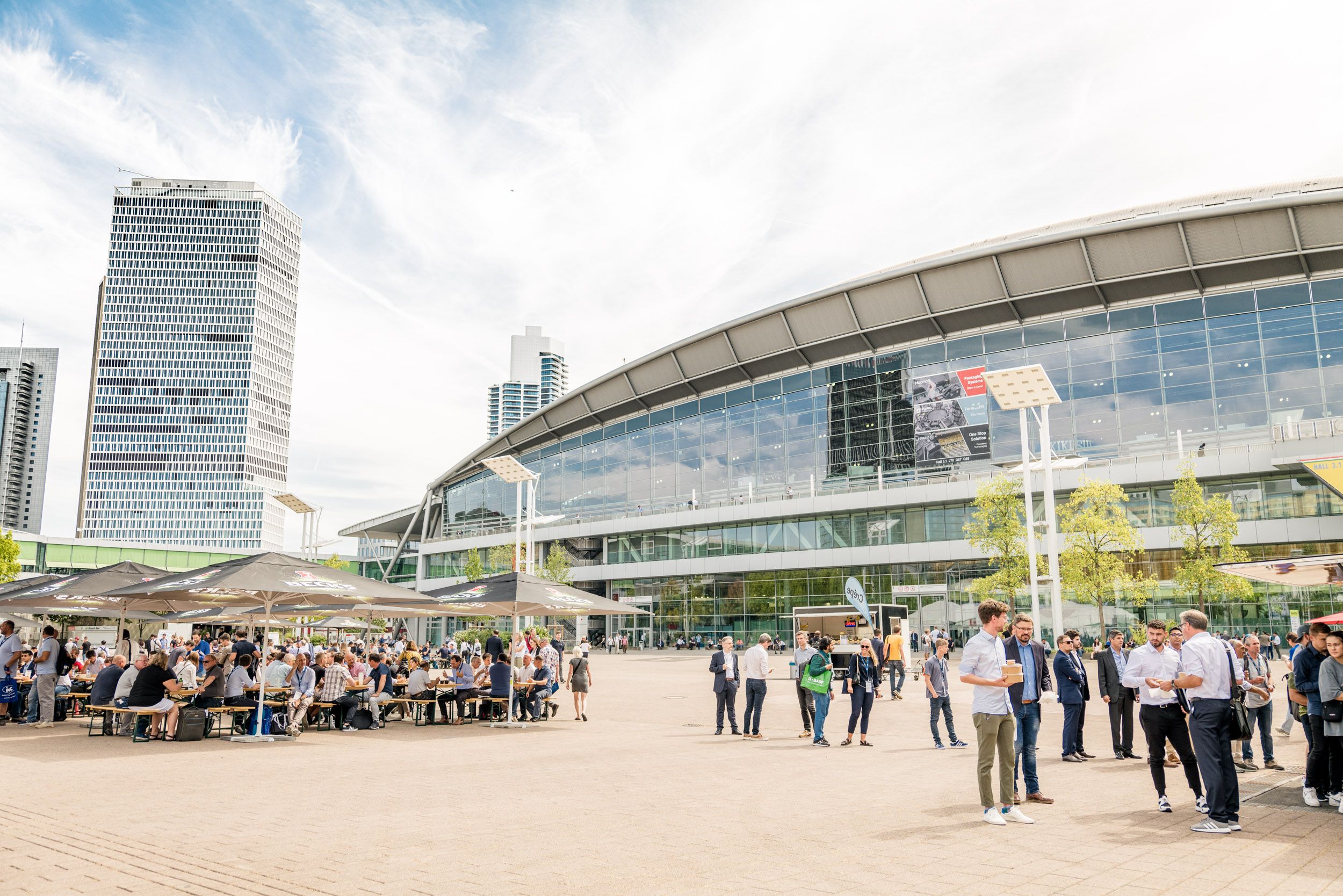 展臺設計搭建如何融入企業(yè)標識，打造品牌專屬展臺