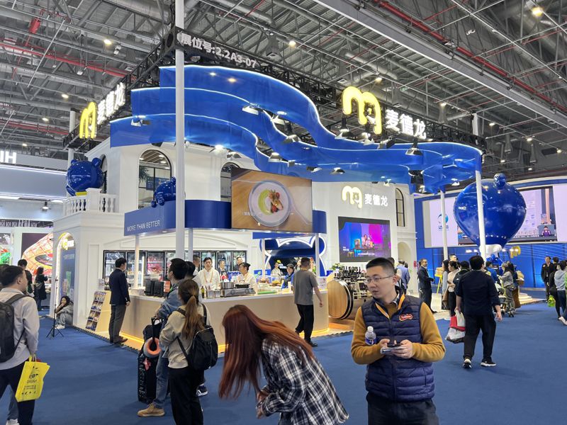 阿聯(lián)酋迪拜展臺設(shè)計(jì)搭建服務(wù)