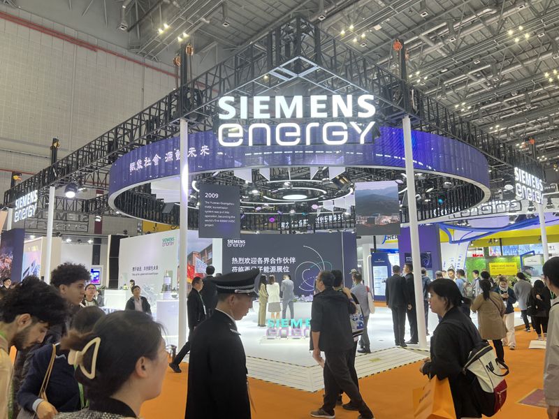 越南異地傳統(tǒng)汽車展大型展臺(tái)施工區(qū)